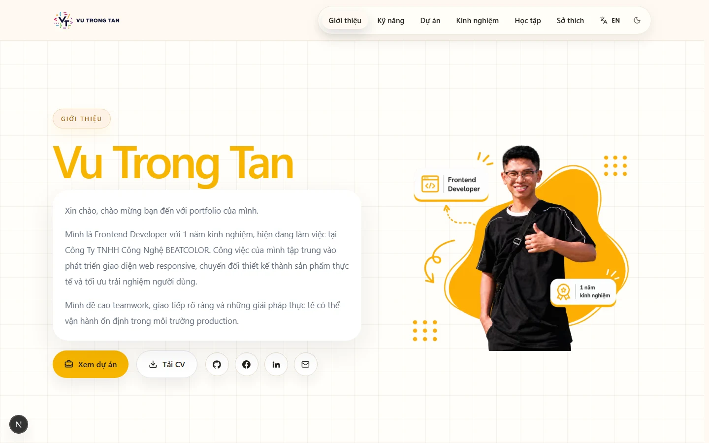 Trang chủ portfolio của Vũ Trọng Tấn trên màn hình desktop.